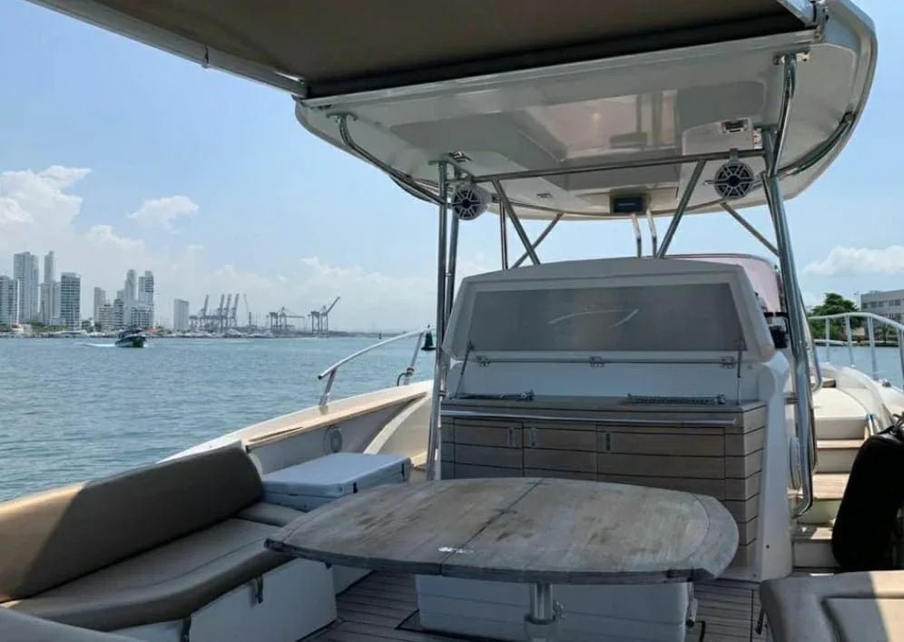 Yate Privado para 10 pax - MARTS - Live Vacations Tours