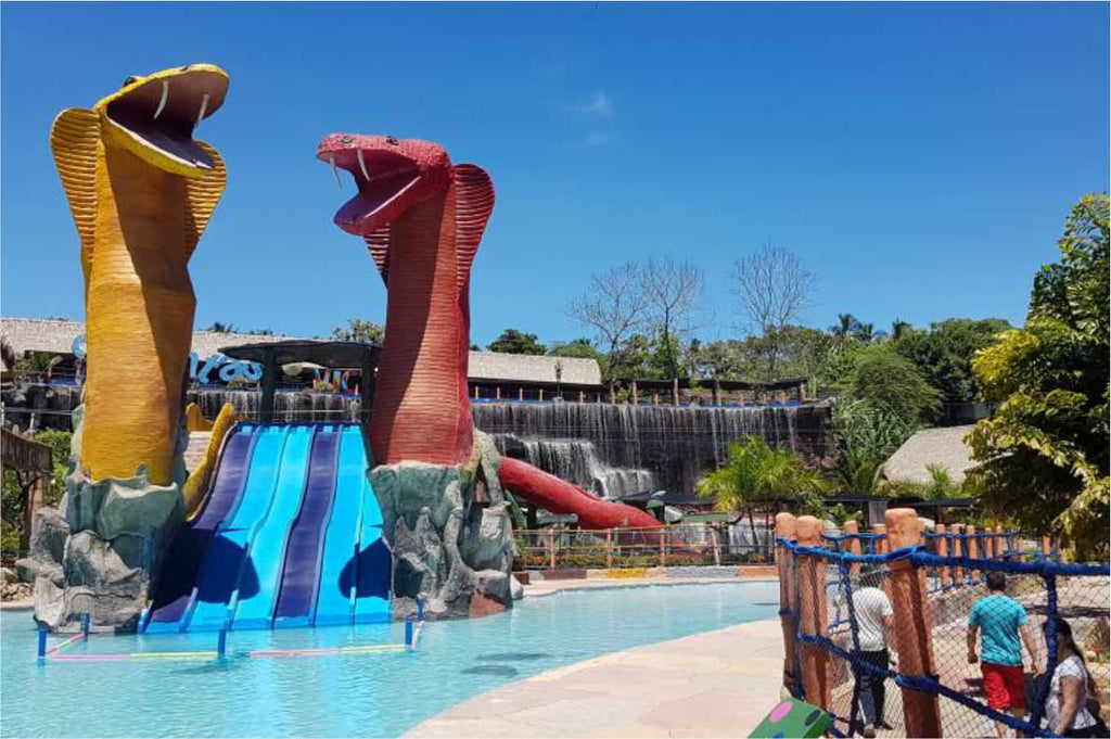 Hacienda Nápoles Tour from Medellín | Zoo, Water Park, and Historical Tour