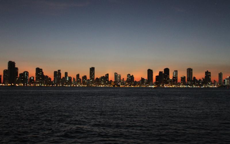 Sibarita Express Atardecer Tour | Navega, brinda y contempla la magia del Caribe - Live Vacations Tours