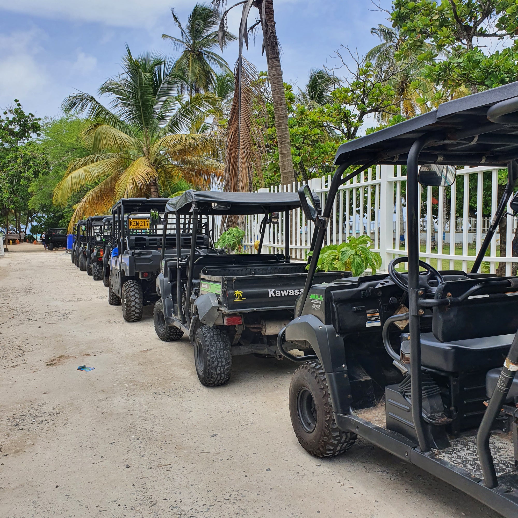 Mulita -San andres | Aventura sobre ruedas en San Andrés  Explora la isla a tu ritmo con libertad, estilo y brisa marina