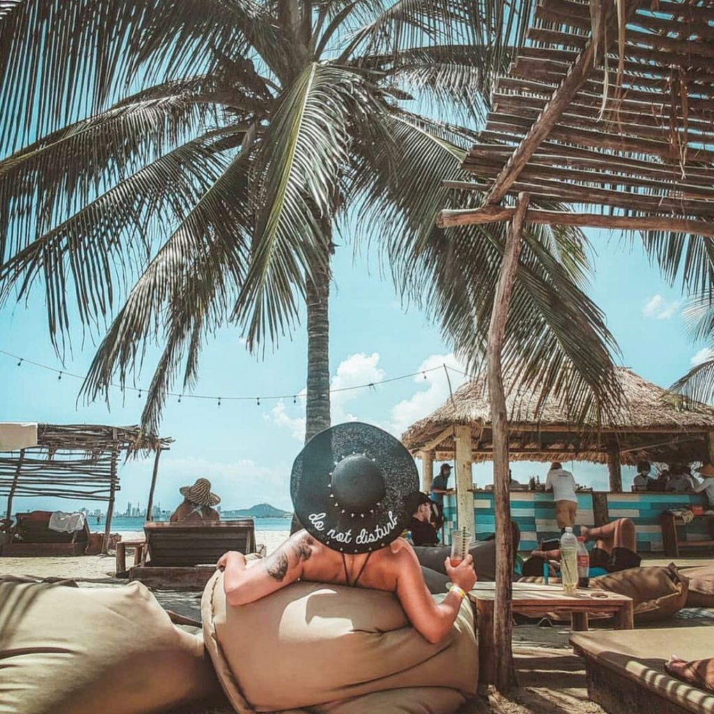 Fenix Beach - Tierra Bomba Island | Relax, enjoy, and unwind just 15 minutes from Cartagena