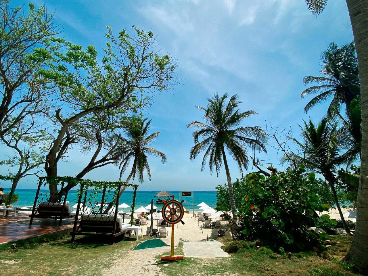 Luxury Beach Club Arena Beach | Sol, Playa y Barra Libre - Live Vacations Tours