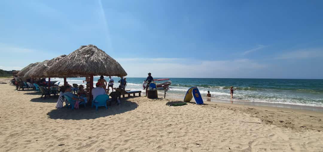 Playa linda - Isla de tierra bomba | Pasadía frente al mar en la playa más exclusiva de Tierra Bomba - Live Vacations Tours