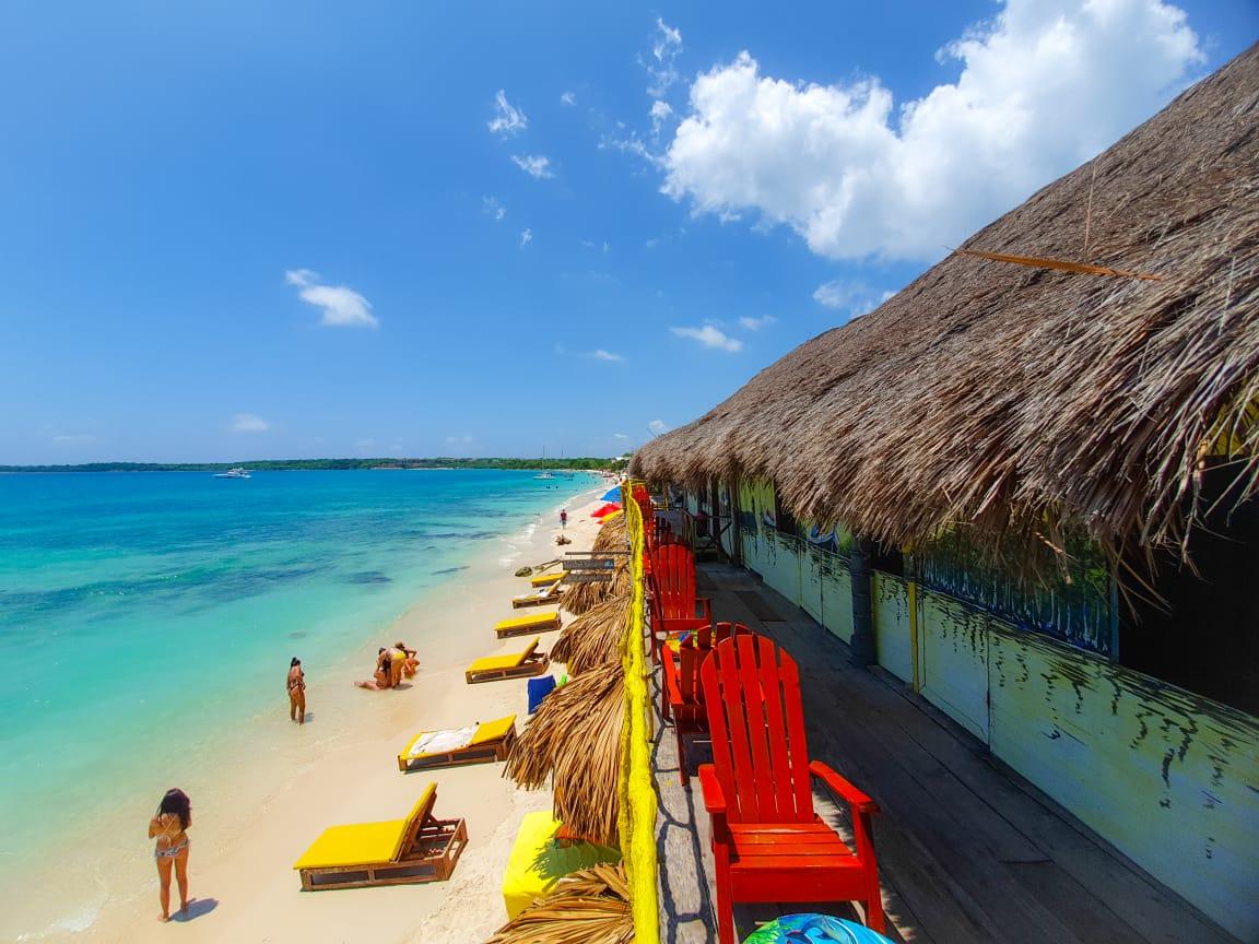 Playa blanca - isla de barú | Navega entre islas coralinas y relájate en una de las playas más bellas del Caribe