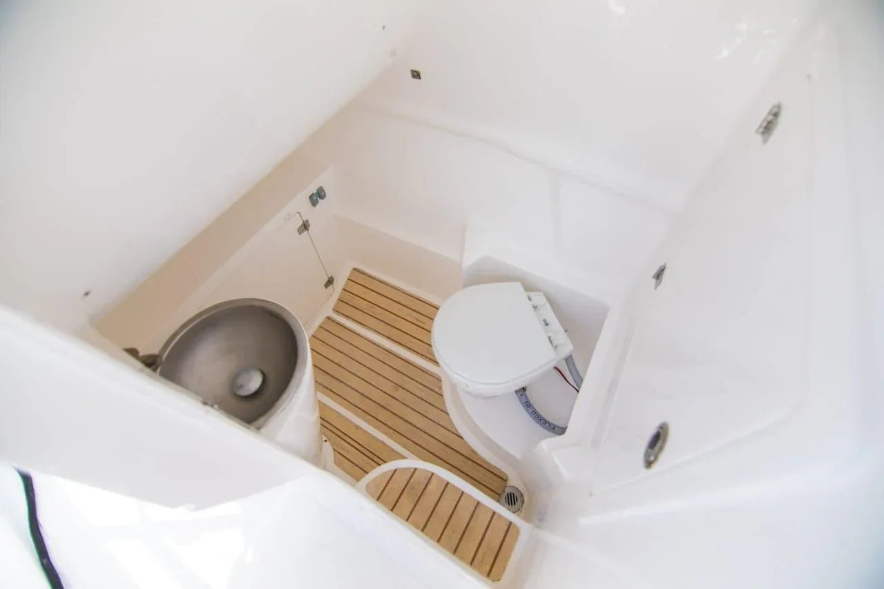 Lancha Deportiva para 10 pax - 29ft - Live Vacations Tours