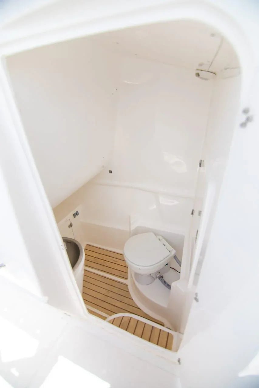 Lancha Deportiva para 10 pax - 29ft - Live Vacations Tours