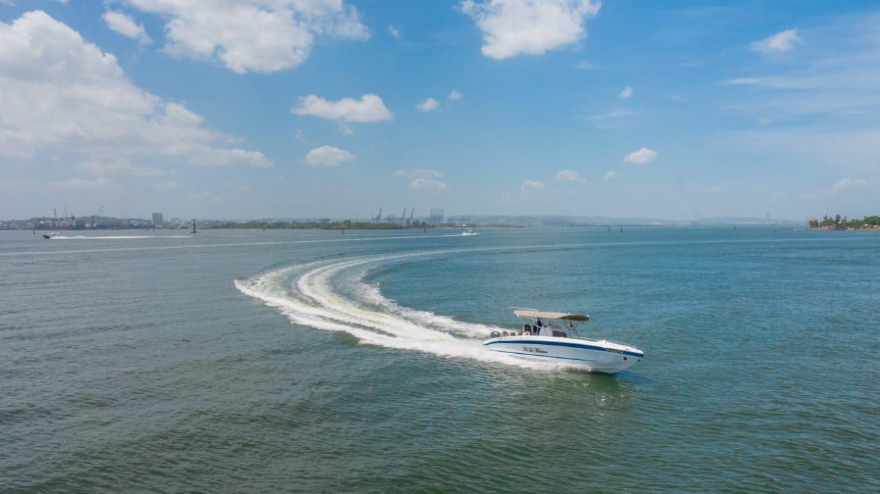 Lancha Deportiva para 10 pax - 29ft