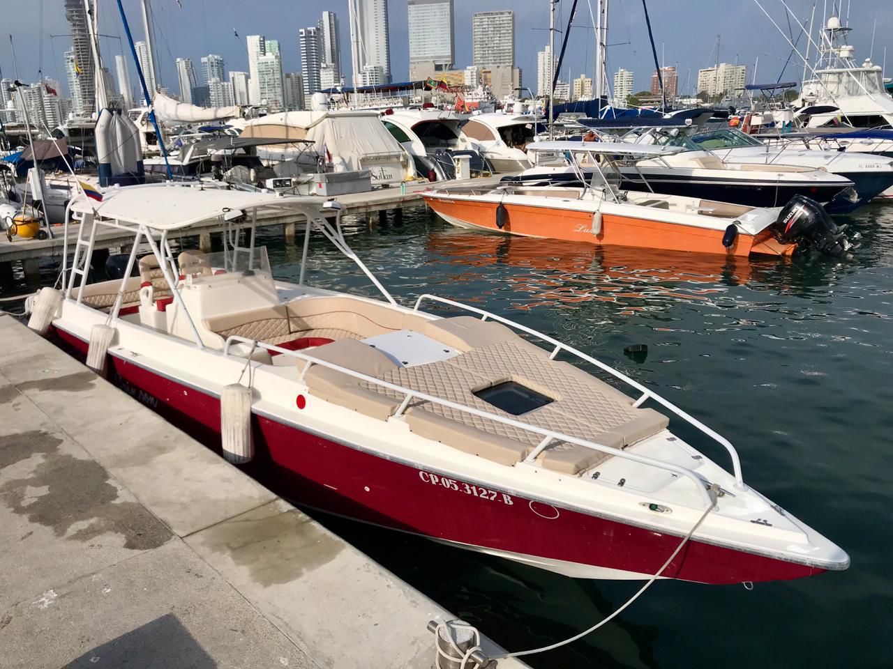 Lancha Deportiva para 16 pax - Crimson 38ft