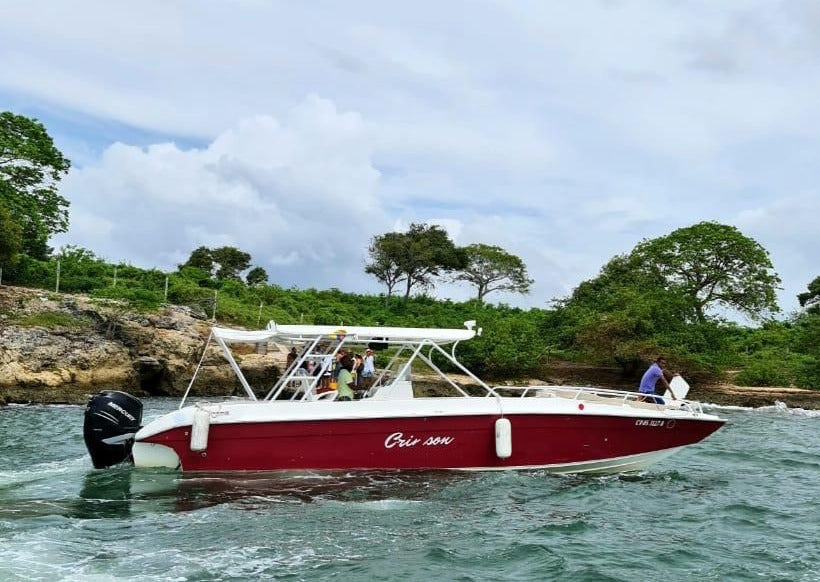 Lancha Deportiva para 16 pax - Crimson 38ft