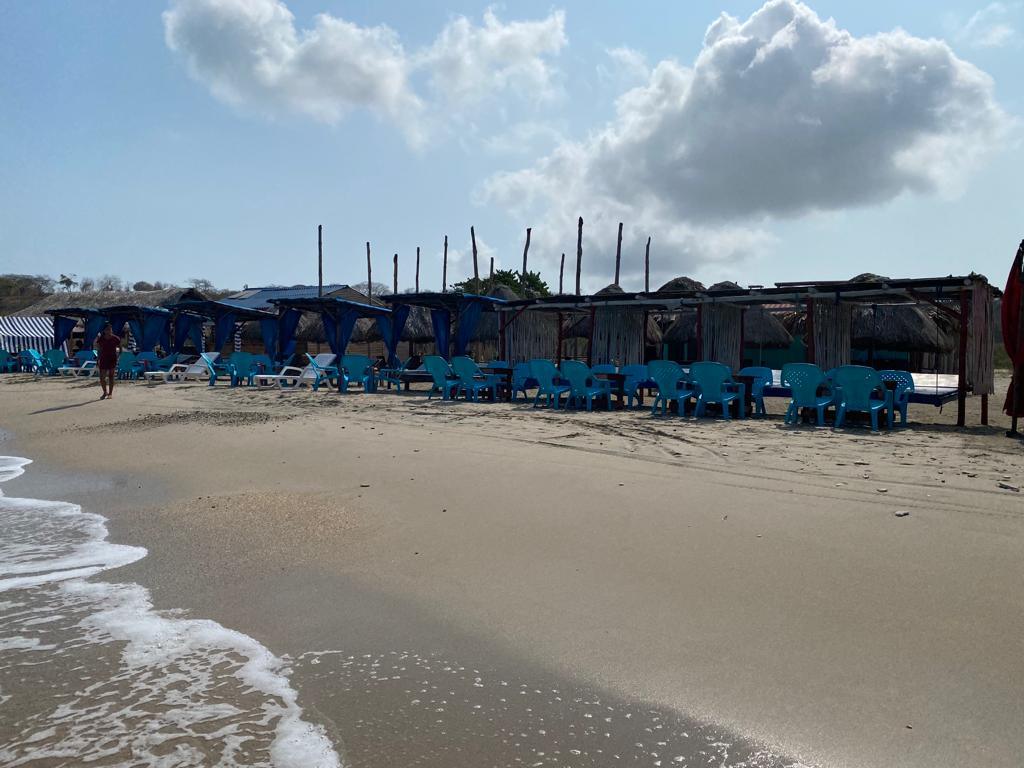 Playa linda - Isla de tierra bomba | Pasadía frente al mar en la playa más exclusiva de Tierra Bomba - Live Vacations Tours