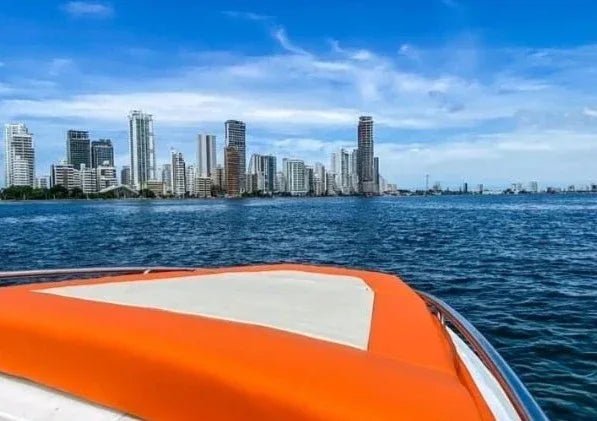 Lancha Privada para 10 pax - Fisher Price 30FIT - Live Vacations Tours