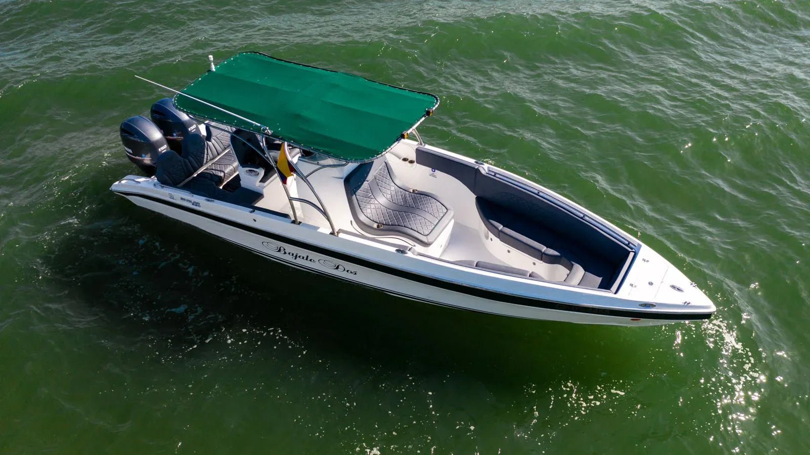 Lancha deportiva 29ft para 10 pax - Bajale dos - Live Vacations Tours