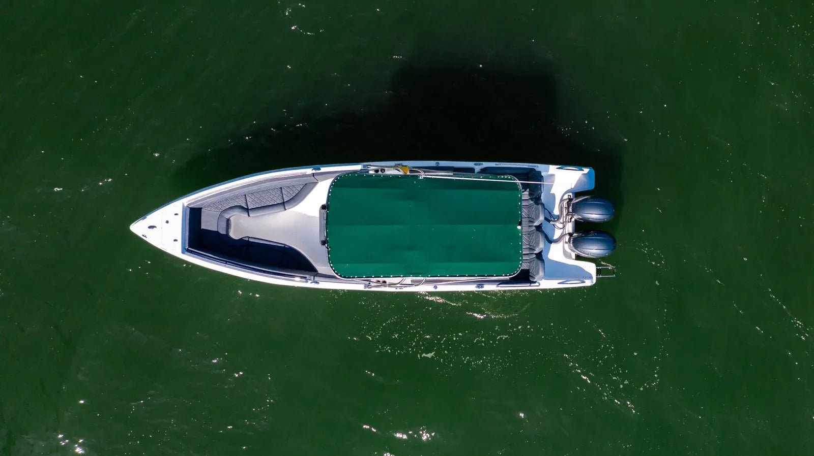 Lancha deportiva 29ft para 10 pax - Bajale dos - Live Vacations Tours