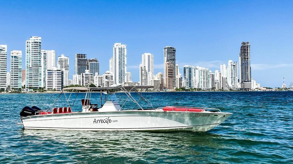 Lancha Deportiva 38 ft para 16 pax - Arrecife