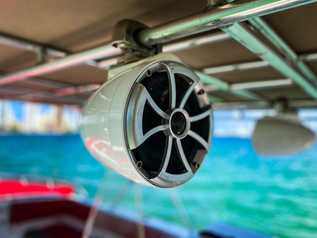 Lancha Deportiva 38 ft para 16 pax - Arrecife