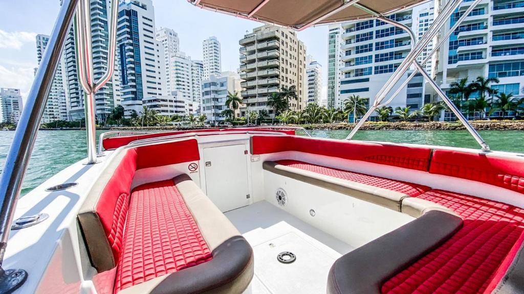 Lancha Deportiva 38 ft para 16 pax - Arrecife