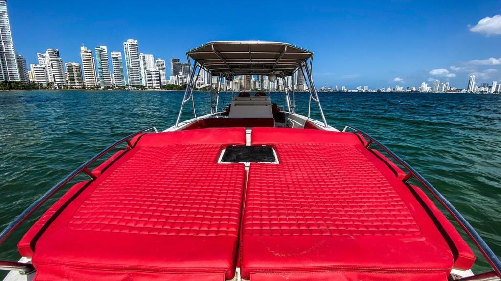 Lancha Deportiva 38 ft para 16 pax - Arrecife