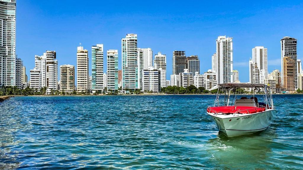 Lancha Deportiva 38 ft para 16 pax - Arrecife