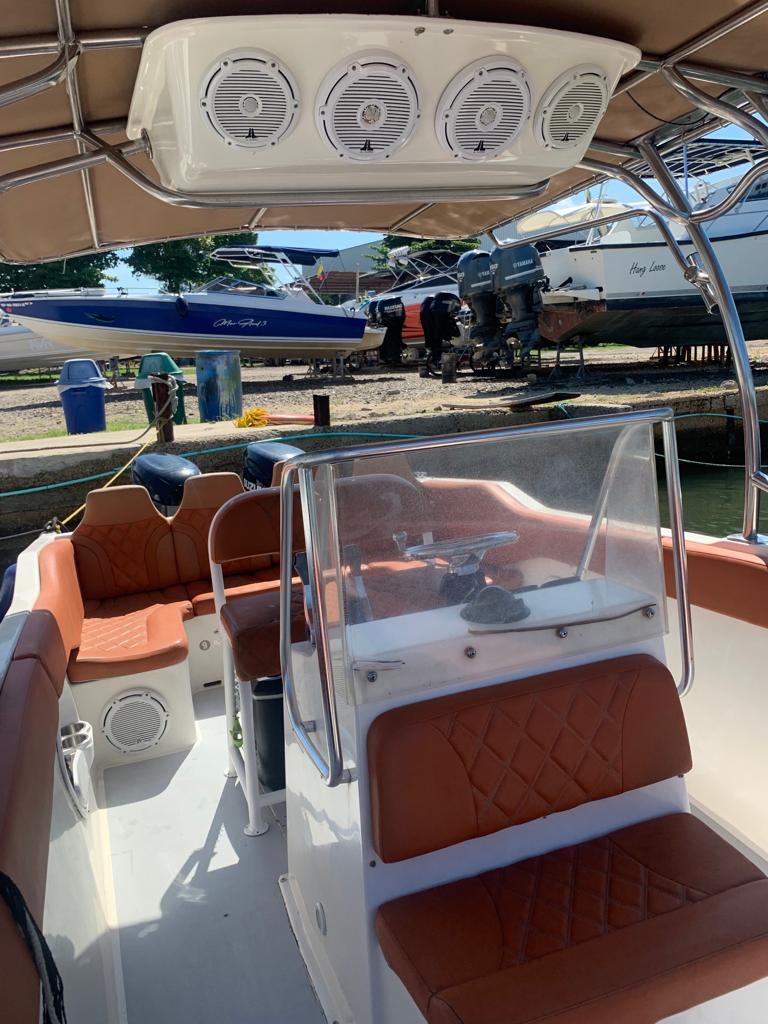 Lancha Privada – Makaira | Navega con libertad, estilo y confort por el Caribe colombiano