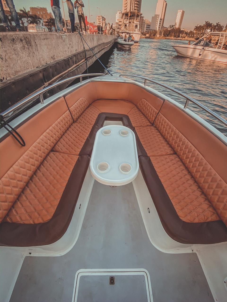 Lancha Privada – Makaira | Navega con libertad, estilo y confort por el Caribe colombiano