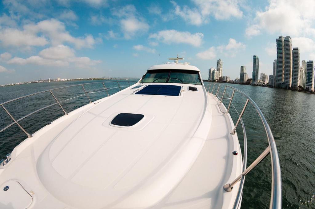 Yate Privado en Cartagena |  Tu día perfecto en el paraíso comienza a bordo