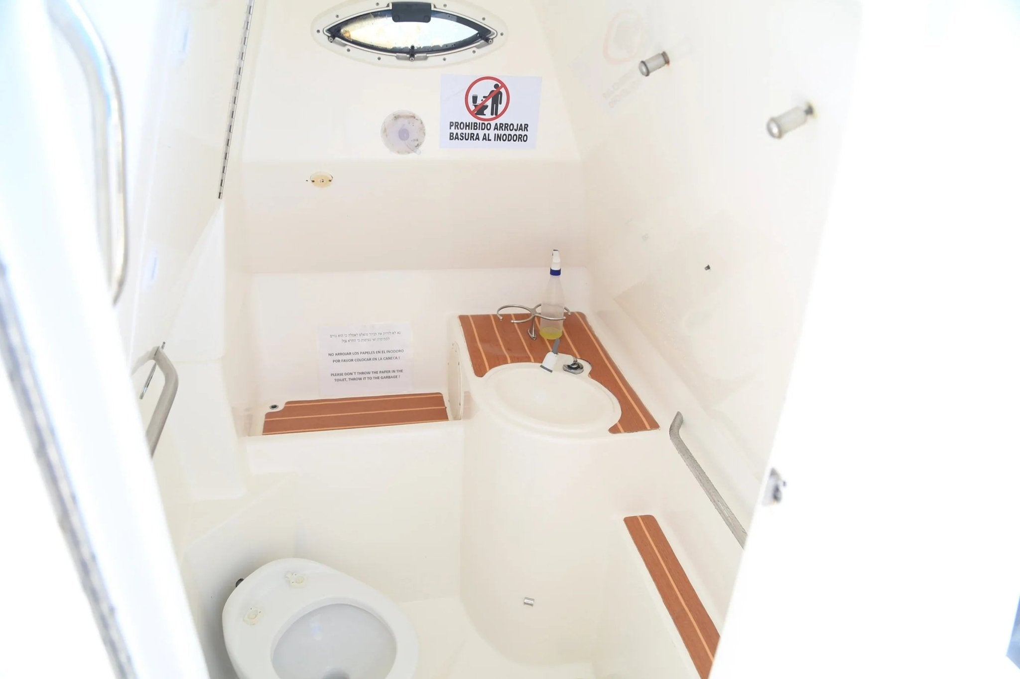 Lancha Deportiva 20 pax - Bravo 41ft - Live Vacations Tours