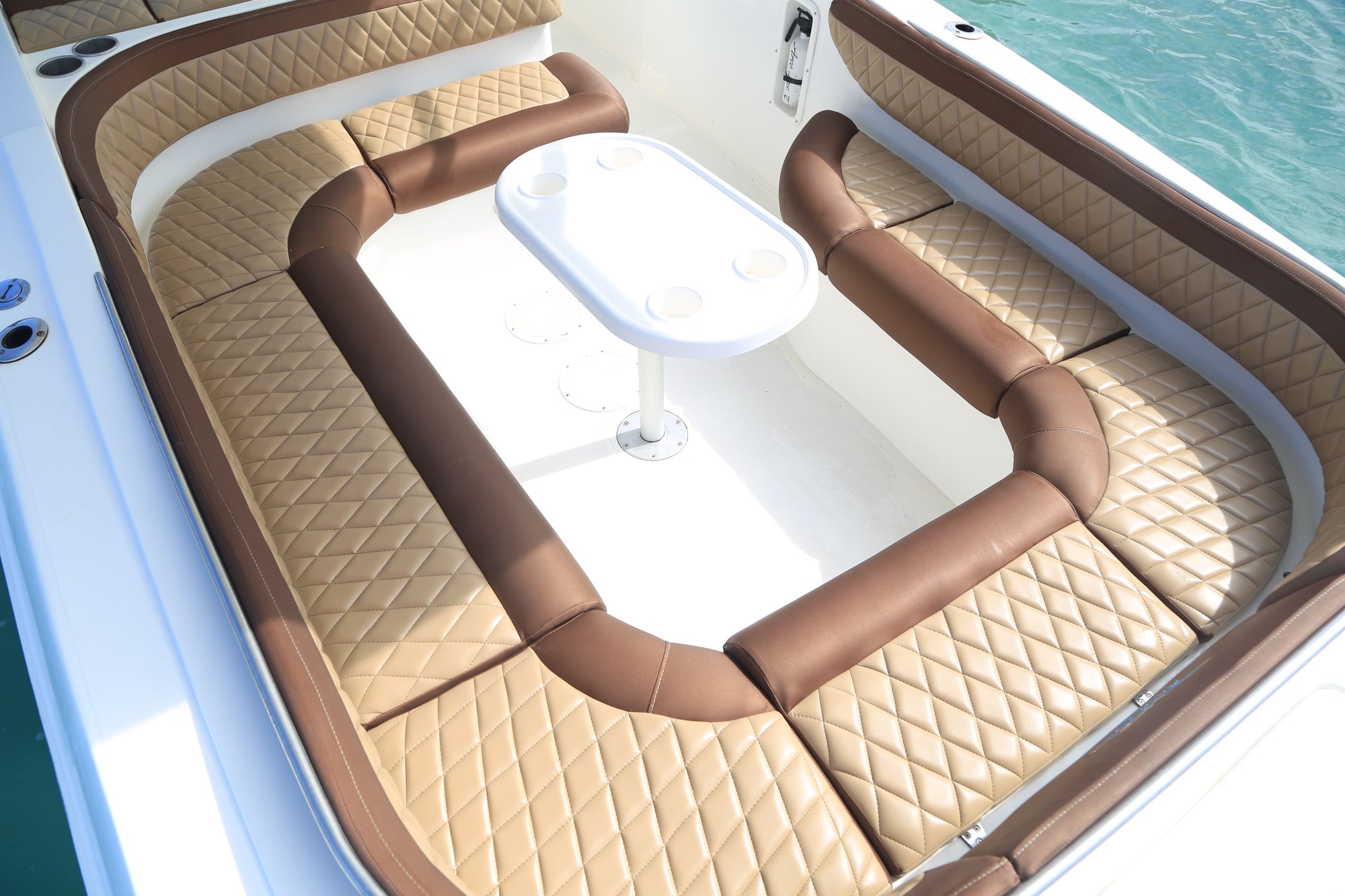 Lancha Deportiva 20 pax - Bravo 41ft