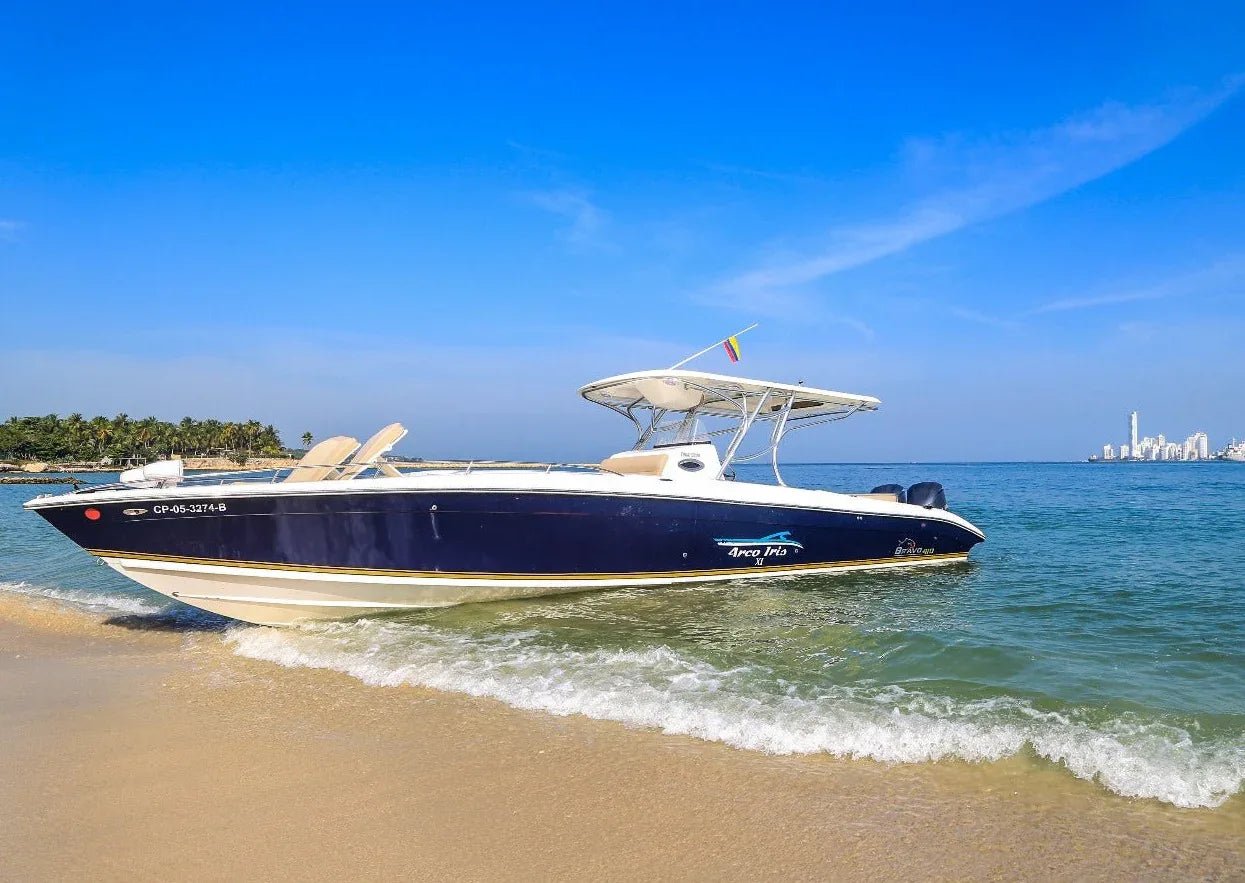 Lancha Deportiva 41FT para 20 Personas | Cartagena - Live Vacations Tours