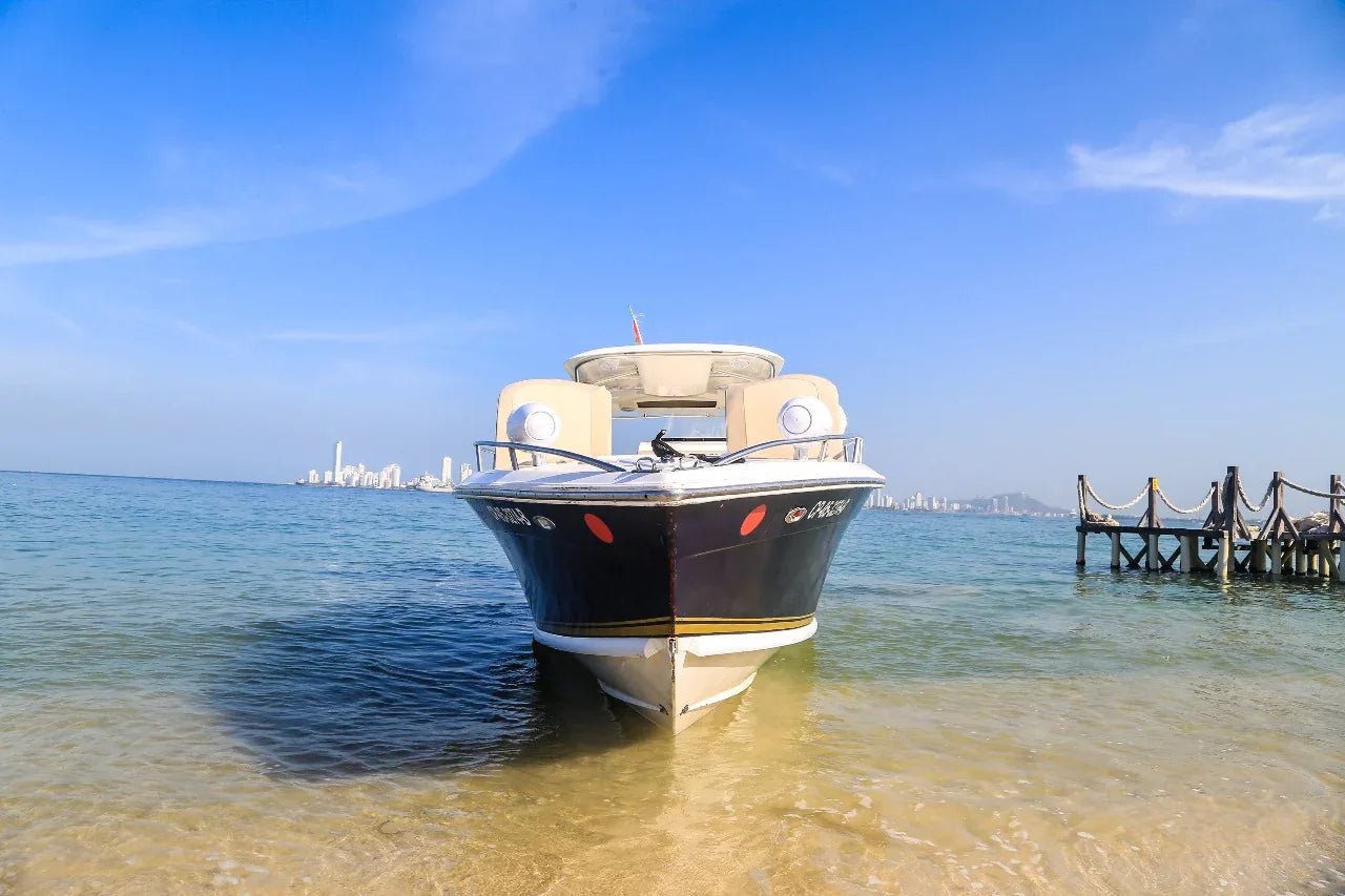 Lancha Deportiva 41FT para 20 Personas | Cartagena - Live Vacations Tours