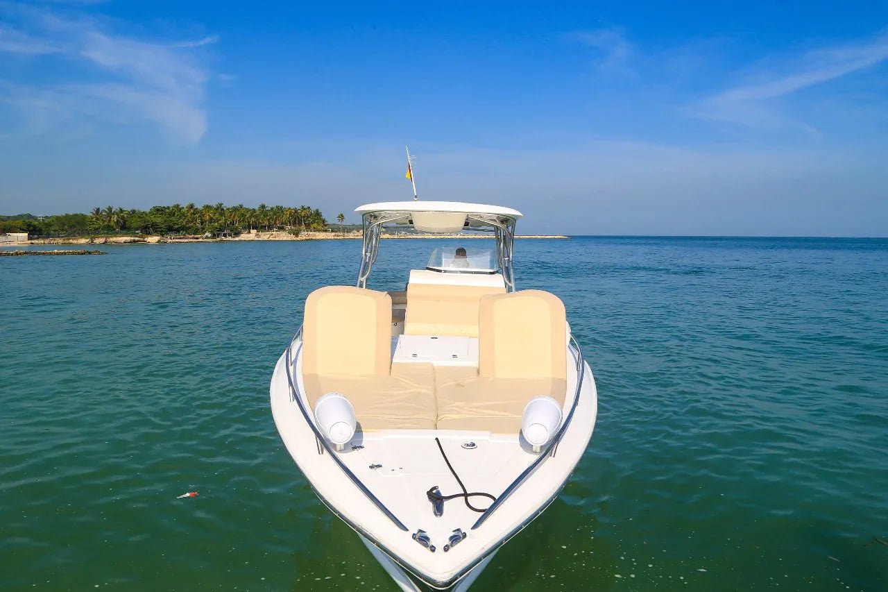 Lancha Deportiva 41FT para 20 Personas | Cartagena - Live Vacations Tours