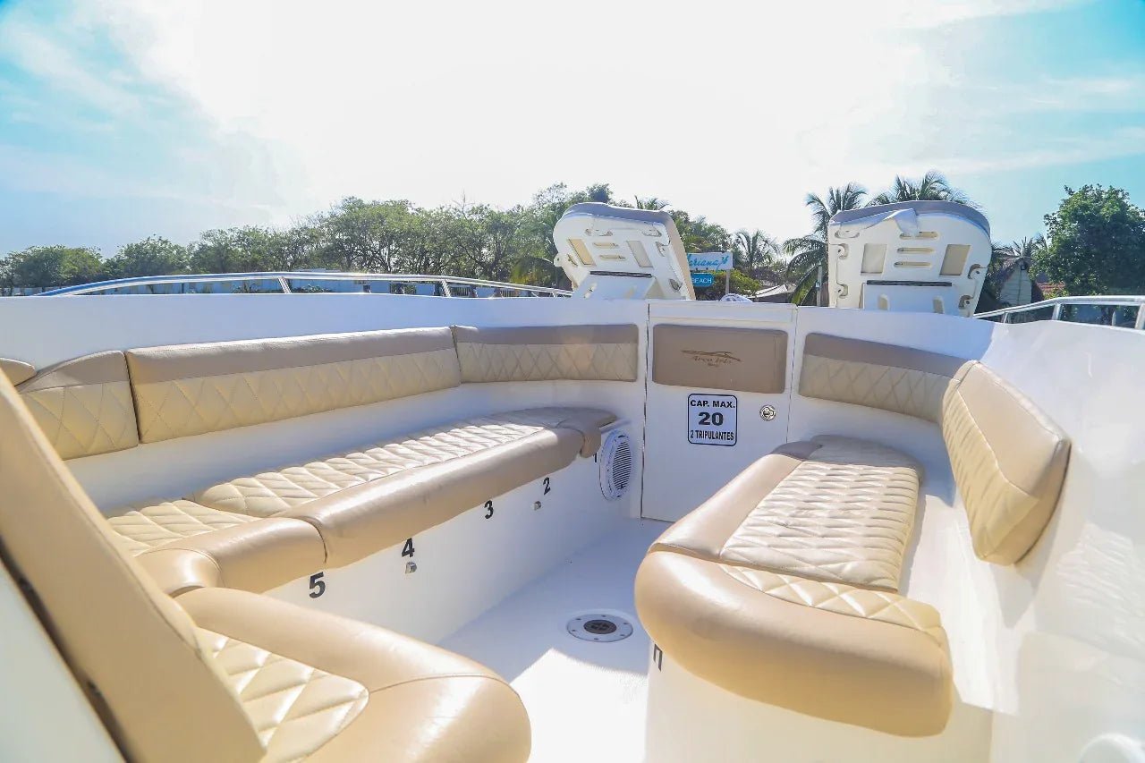 Lancha Deportiva 41FT para 20 Personas | Cartagena - Live Vacations Tours