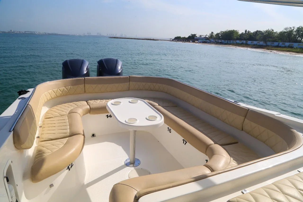 Lancha Deportiva 41FT para 20 Personas | Cartagena - Live Vacations Tours