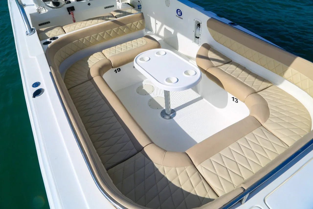 Lancha Deportiva 41FT para 20 Personas | Cartagena - Live Vacations Tours