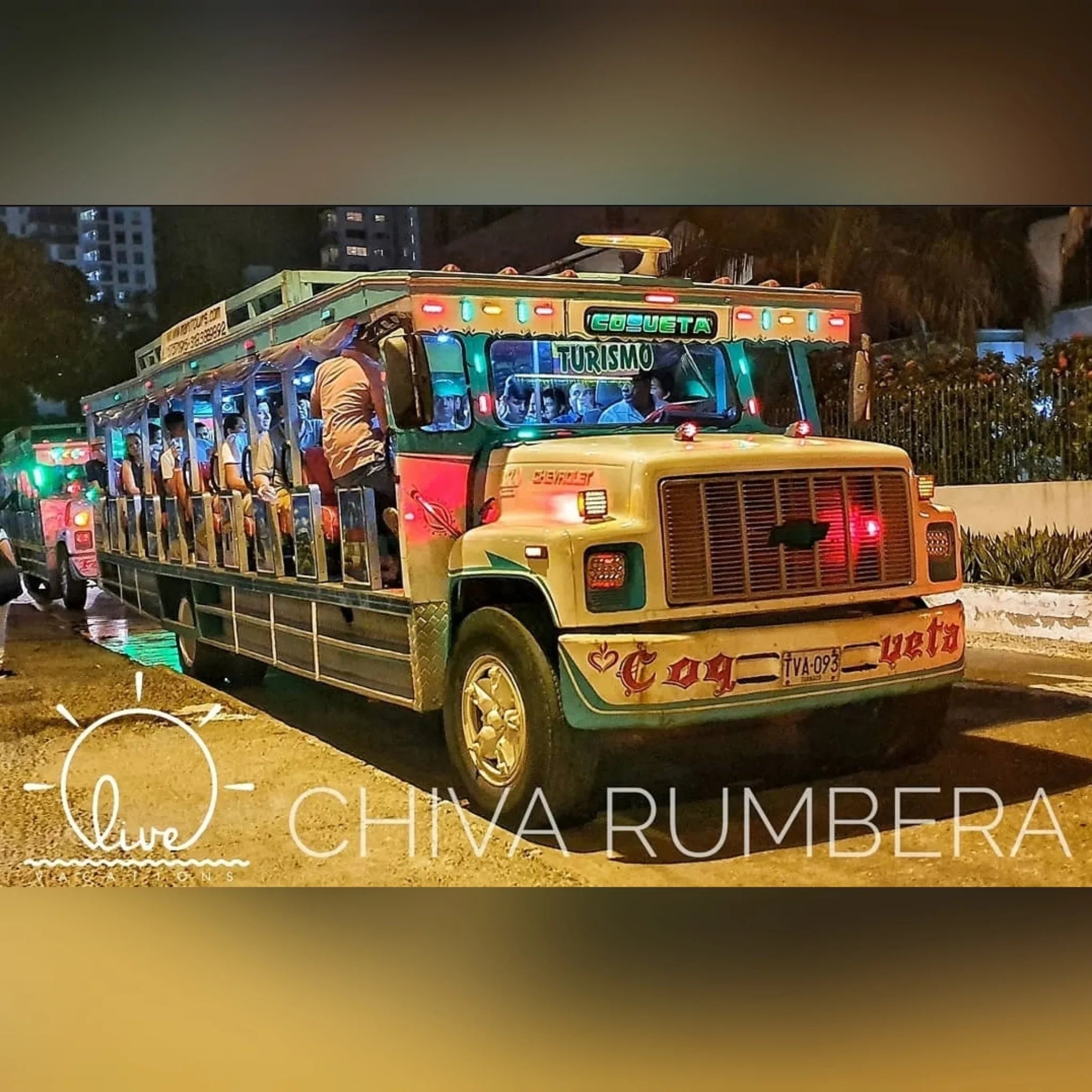 Chiva Rumbera - Cartagena | Diversión, cultura y música en un recorrido nocturno inolvidable - Live Vacations Tours