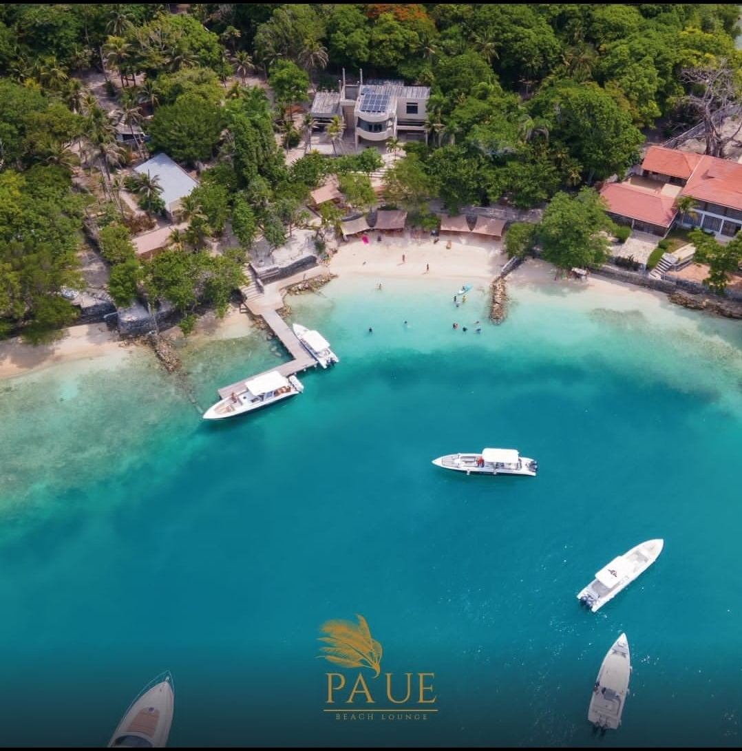 PA’UE Beach Lounge – Islas del Rosario | Lujo caribeño, naturaleza y diversión frente al mar
