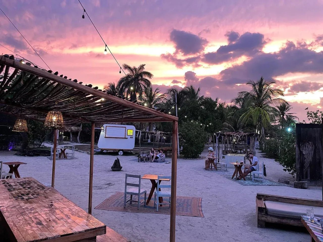 Fenix Beach - Isla de Tierra Bomba |Relájate, disfruta y desconéctate a solo 15 minutos de Cartagena - Live Vacations Tours