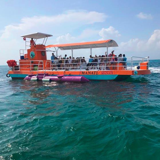 Descubre el mundo submarino con Semisubmarino Manati en San Andres - Live Vacations Tours